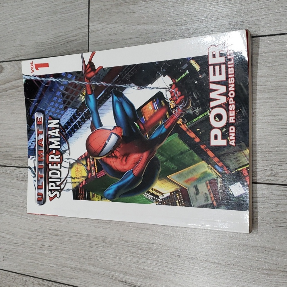 NWOT Ultimate Spider-Man Volume 1 Trade